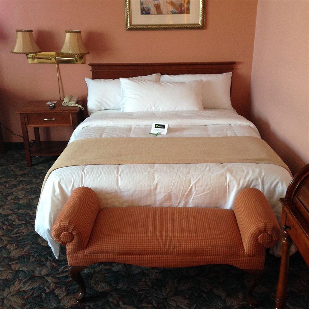 V Hotel & Suites Moncton Dış mekan fotoğraf